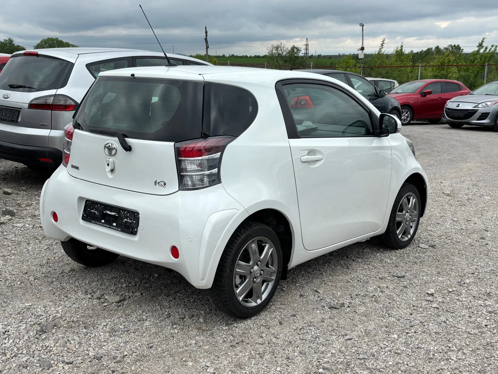 Toyota IQ 1.0-68кс, AC, снимка 4 - Автомобили и джипове - 54570626