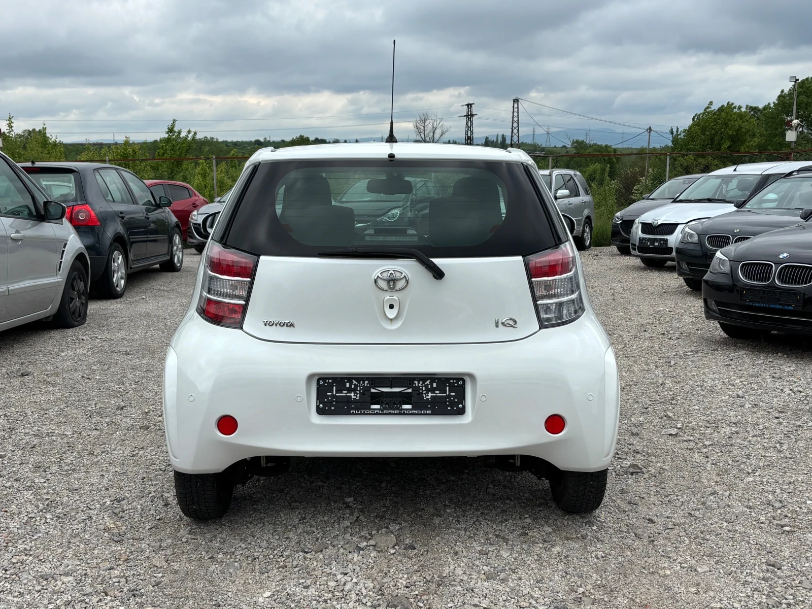 Toyota IQ 1.0-68кс, AC, снимка 6 - Автомобили и джипове - 54570626
