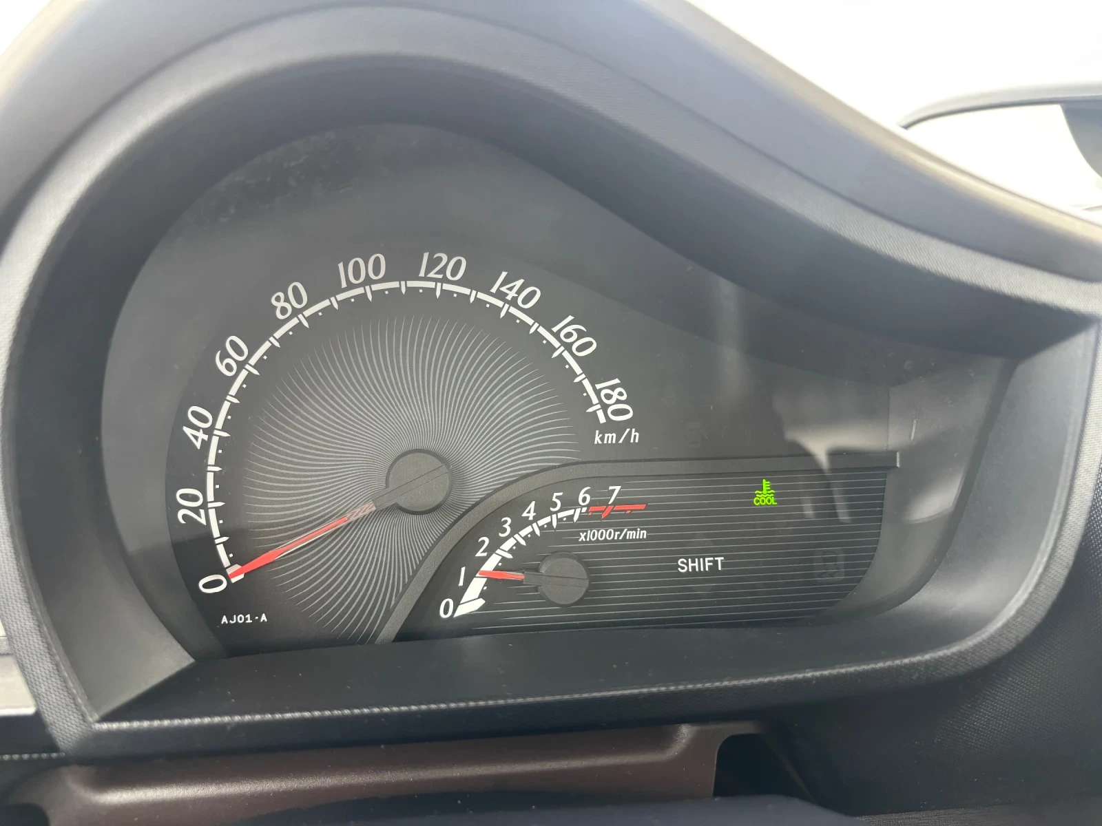 Toyota IQ 1.0-68кс, AC, снимка 13 - Автомобили и джипове - 54570626