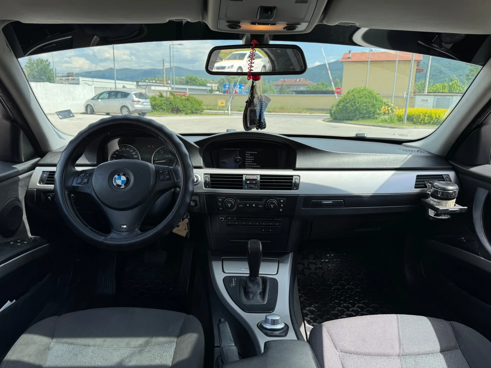 BMW 330, снимка 5 - Автомобили и джипове - 54575810