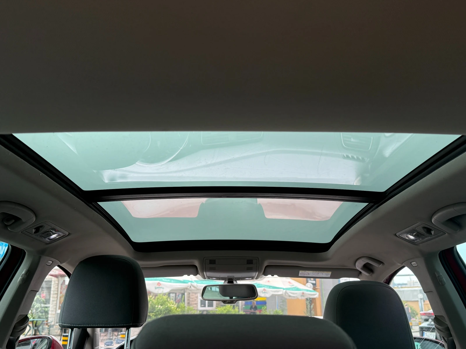 VW Golf 6 МЕСЕЦА ГАРАНЦИЯ/2.0TDI 150к.с. Панорама/Подгрев, снимка 13 - Автомобили и джипове - 55047215