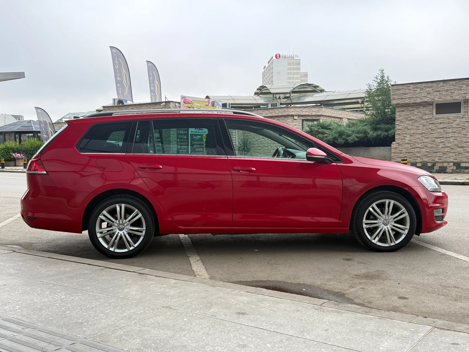 VW Golf 6 МЕСЕЦА ГАРАНЦИЯ/2.0TDI 150к.с. Панорама/Подгрев, снимка 6 - Автомобили и джипове - 55047215