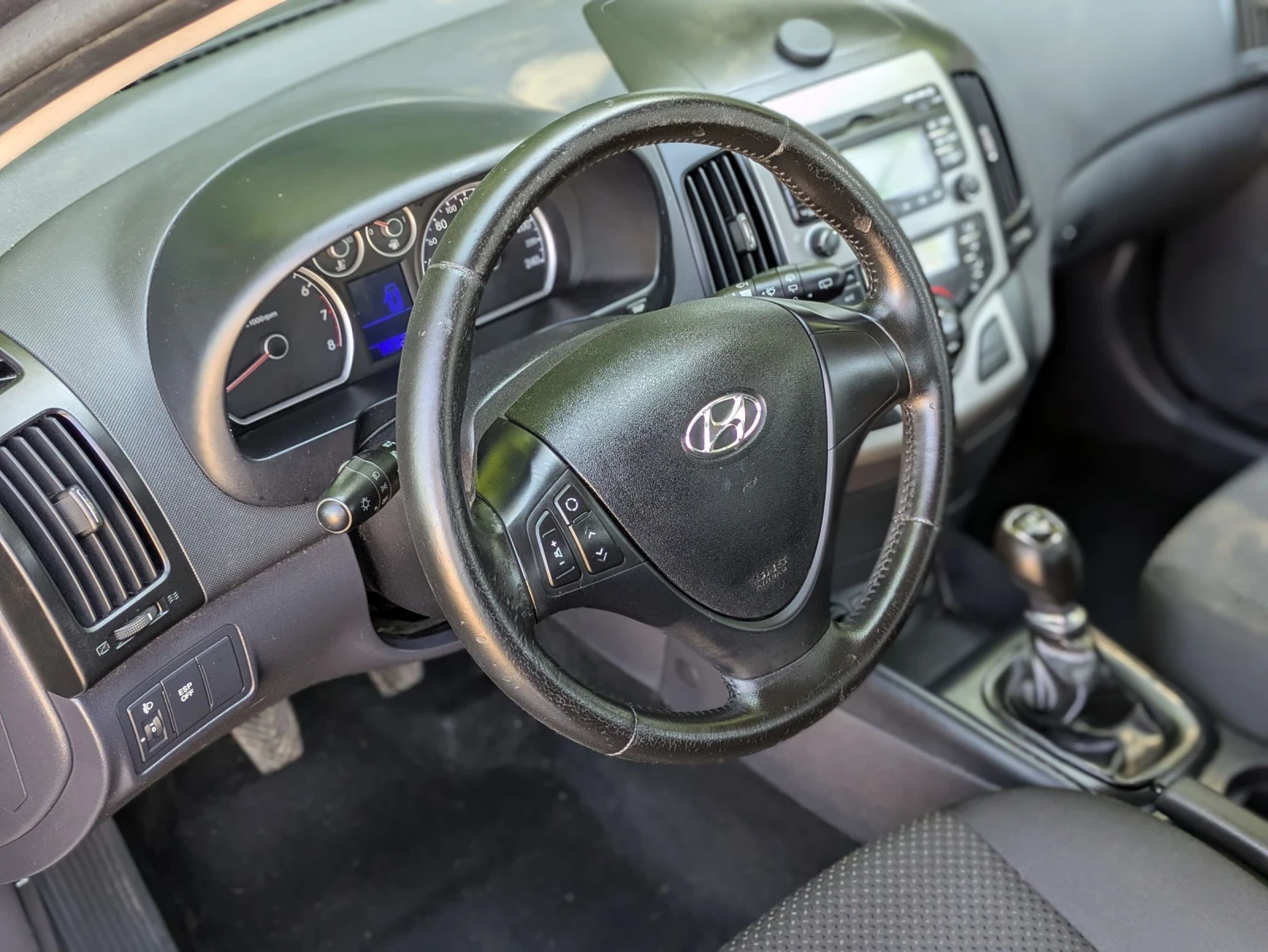 Hyundai I30 1.4i 105k.c, снимка 8 - Автомобили и джипове - 55244174