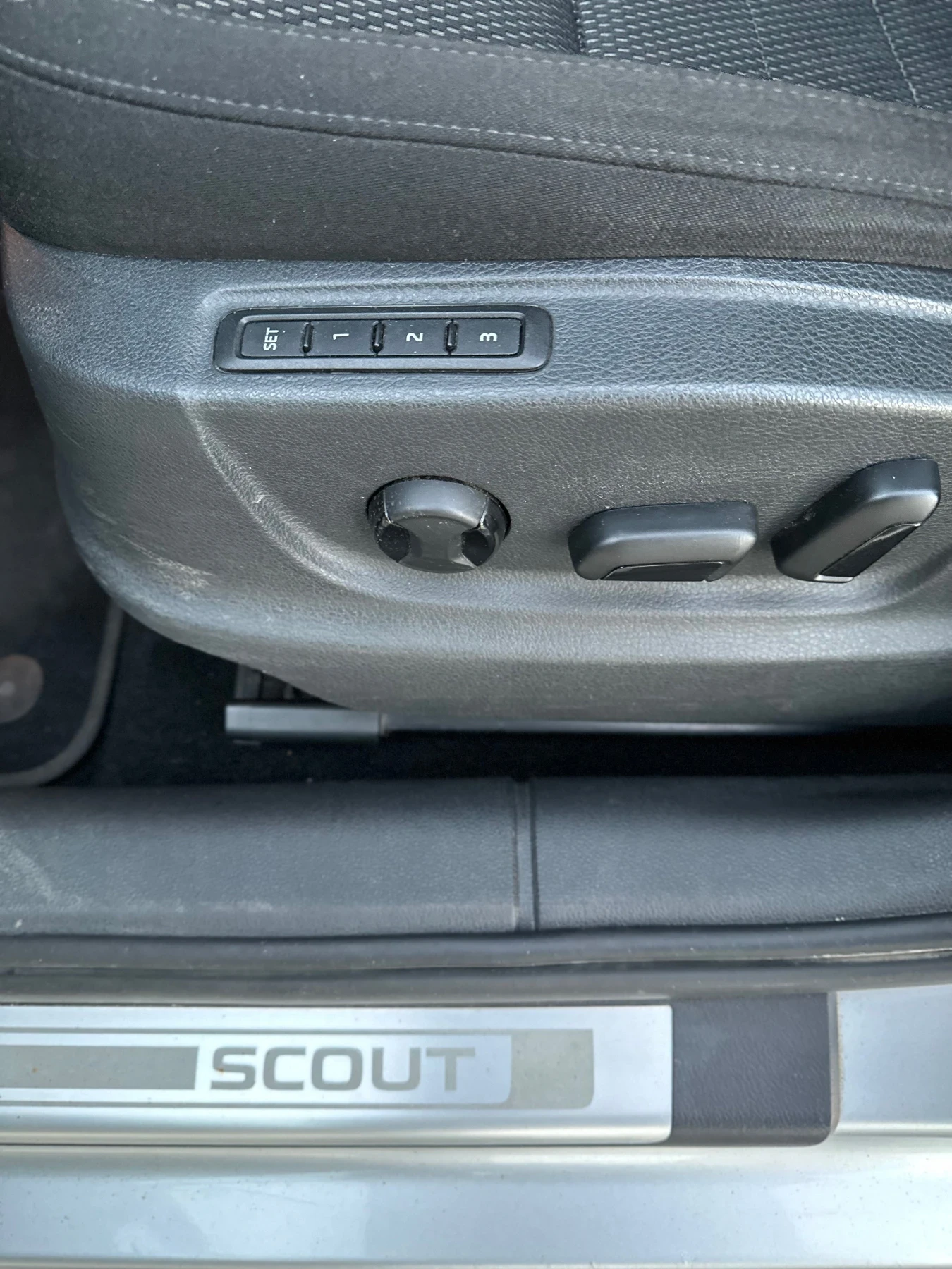 Skoda Octavia Scout 4x4, 6 ст DSG, перфектно състояние, снимка 9 - Автомобили и джипове - 55328922