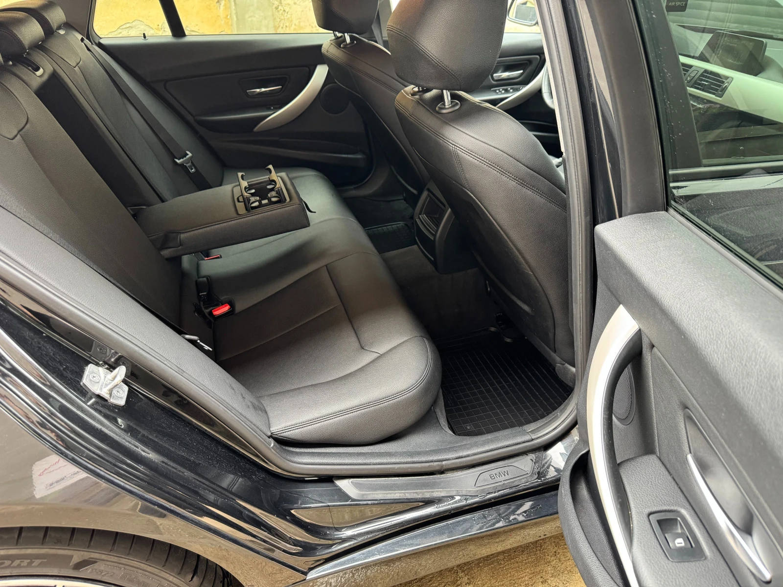 BMW 318 2.0d, снимка 14 - Автомобили и джипове - 55499901