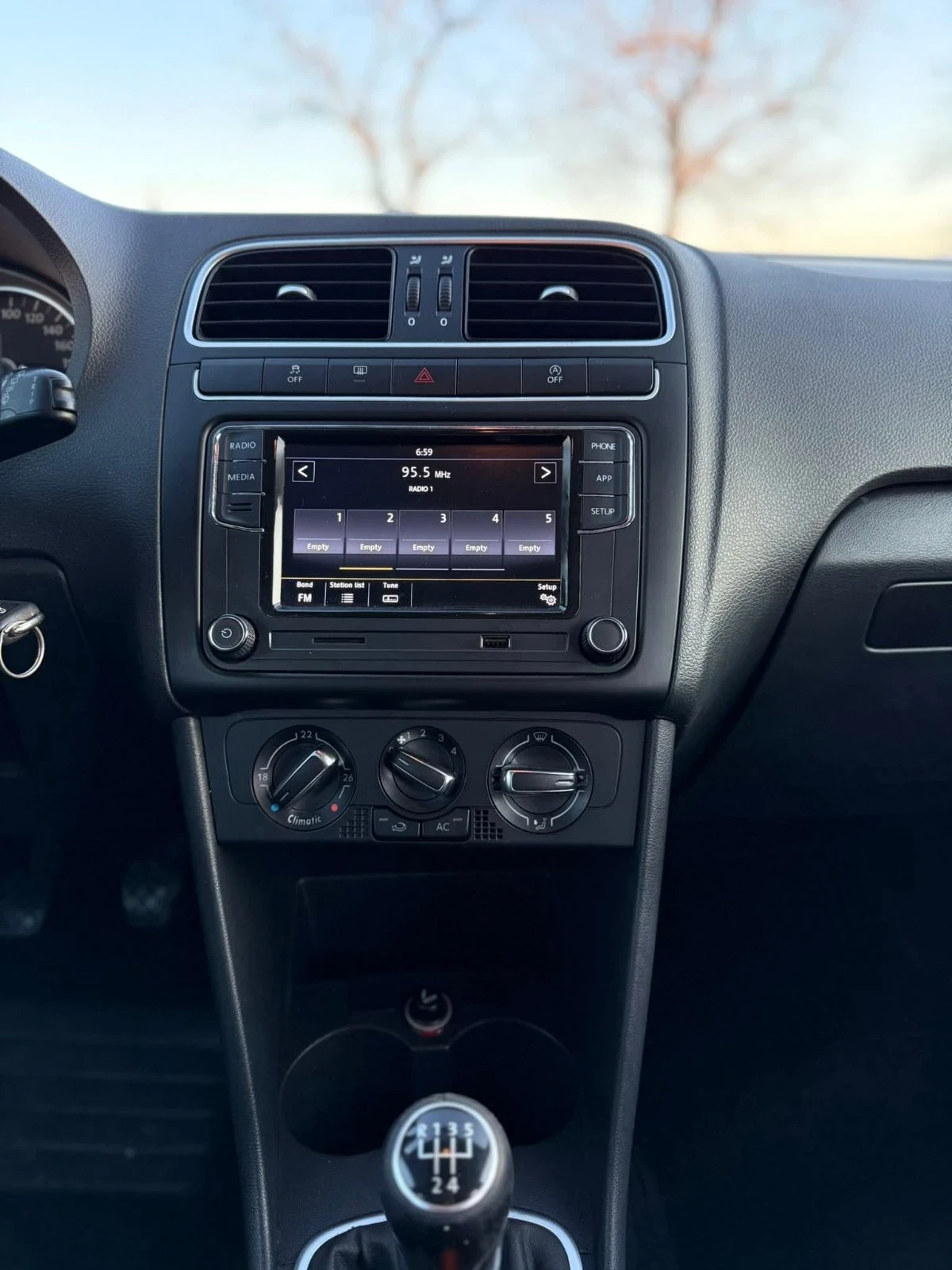 VW Polo, снимка 12 - Автомобили и джипове - 55748954