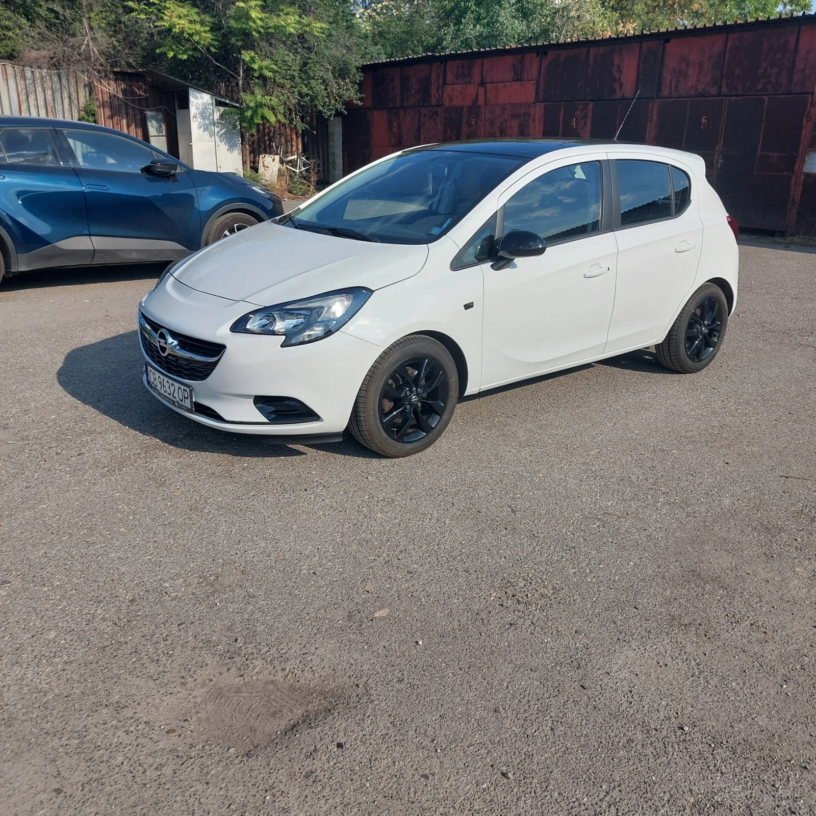 Opel Corsa Black White , снимка 2 - Автомобили и джипове - 55785328