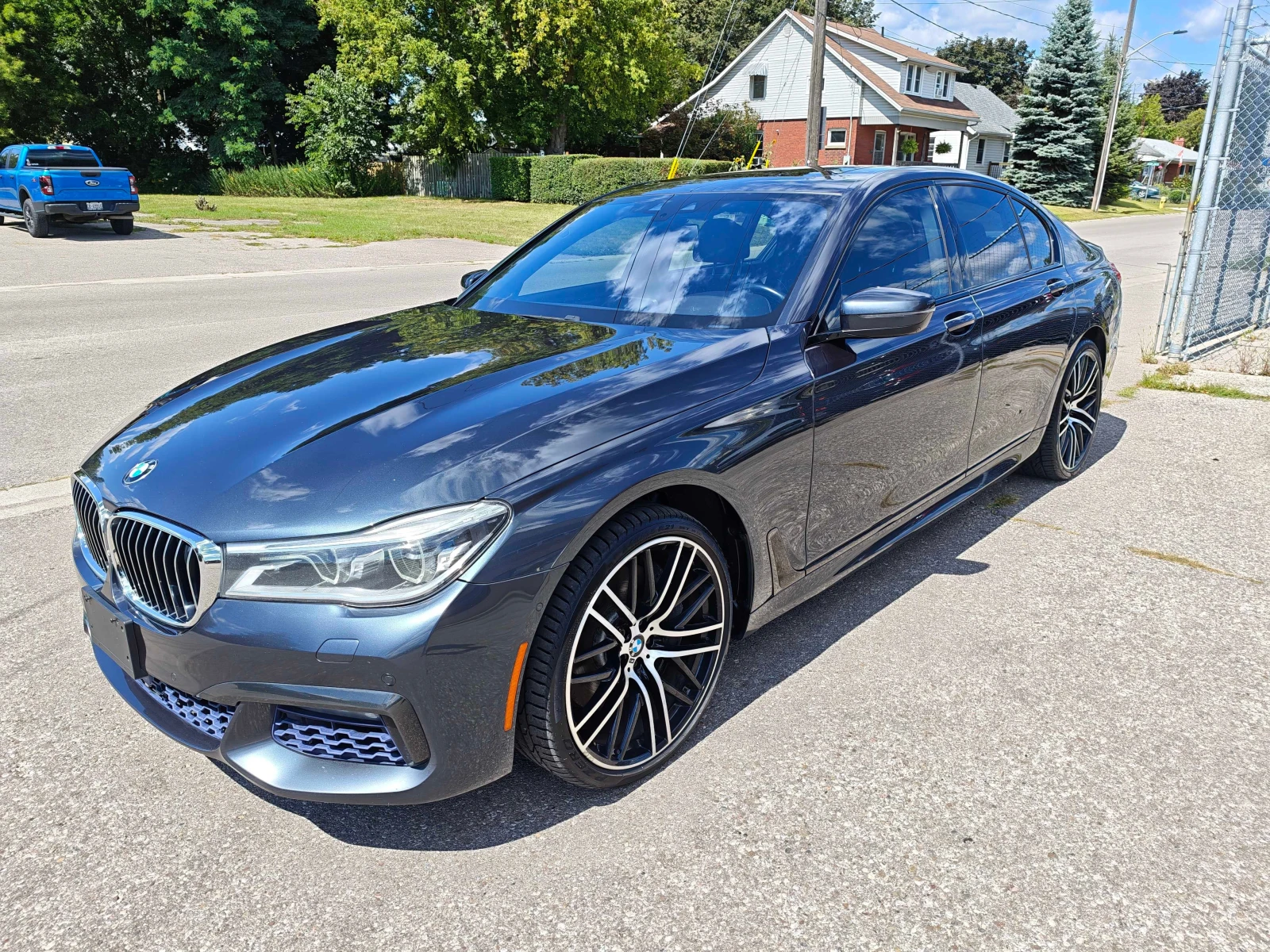 BMW 750 * 750i xDrive * CARFAX * ОПЦИЯ ЗА ФИНАНСИРАНЕ 