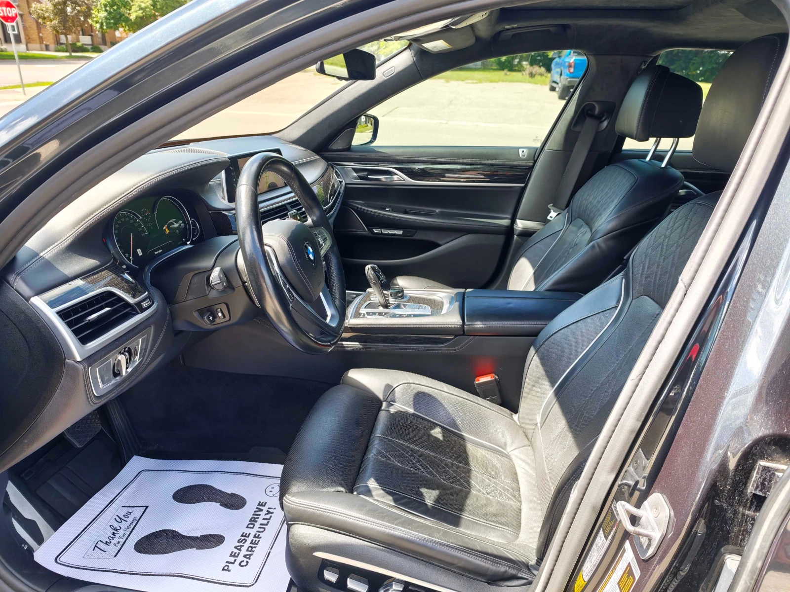 BMW 750 * 750i xDrive * CARFAX * ОПЦИЯ ЗА ФИНАНСИРАНЕ , снимка 5 - Автомобили и джипове - 55850052