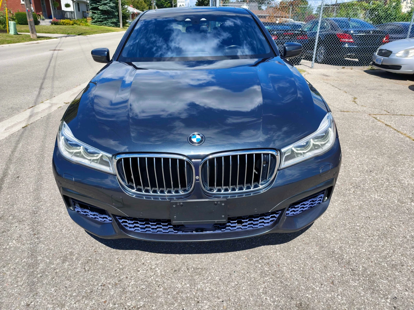 BMW 750 * 750i xDrive * CARFAX * ОПЦИЯ ЗА ФИНАНСИРАНЕ , снимка 15 - Автомобили и джипове - 55850052