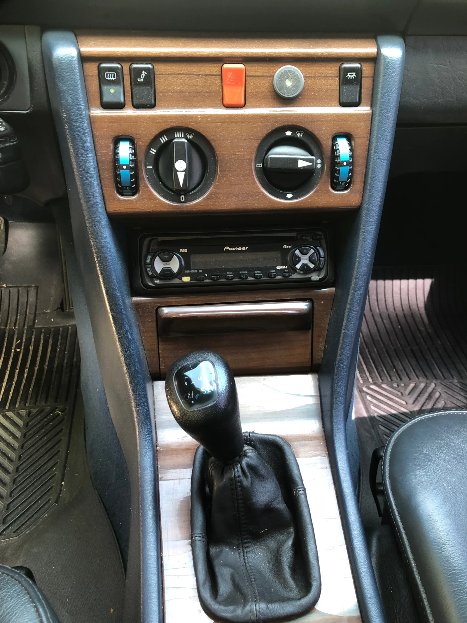 Mercedes-Benz 124 2.5d, снимка 9 - Автомобили и джипове - 55950975