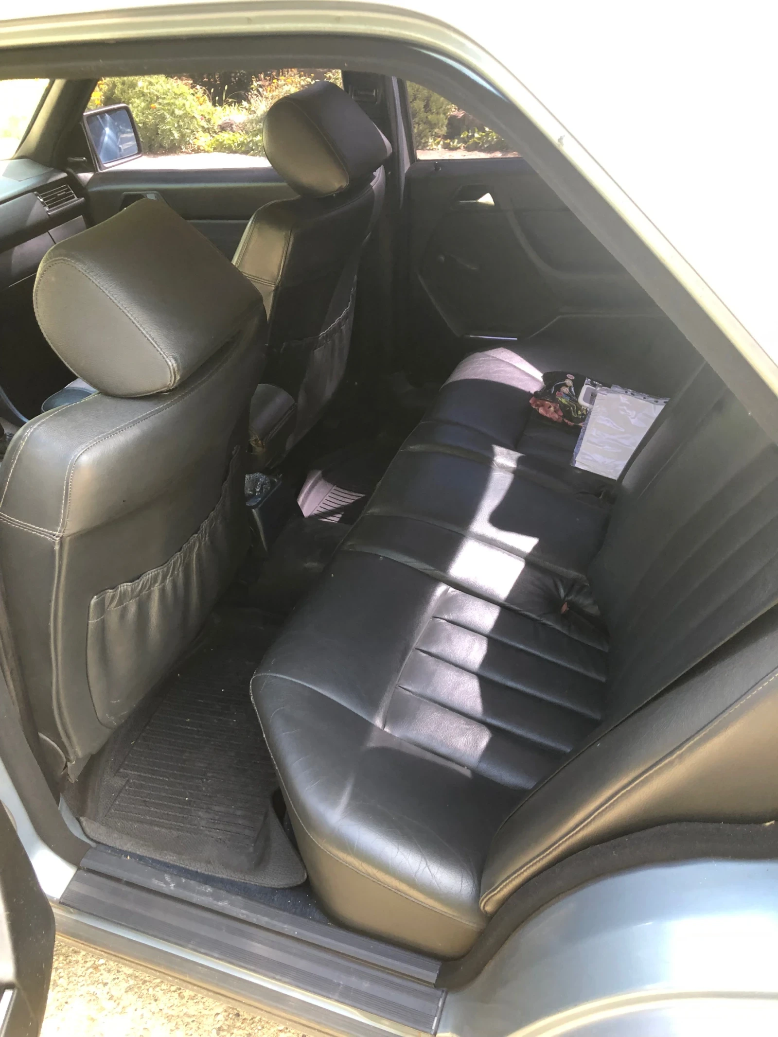 Mercedes-Benz 124 2.5d, снимка 8 - Автомобили и джипове - 55950975