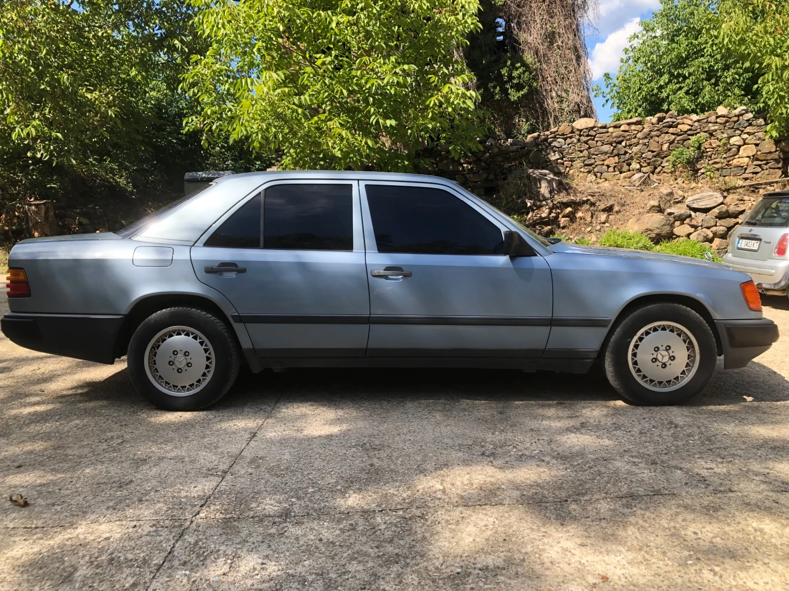 Mercedes-Benz 124 2.5d, снимка 5 - Автомобили и джипове - 55950975