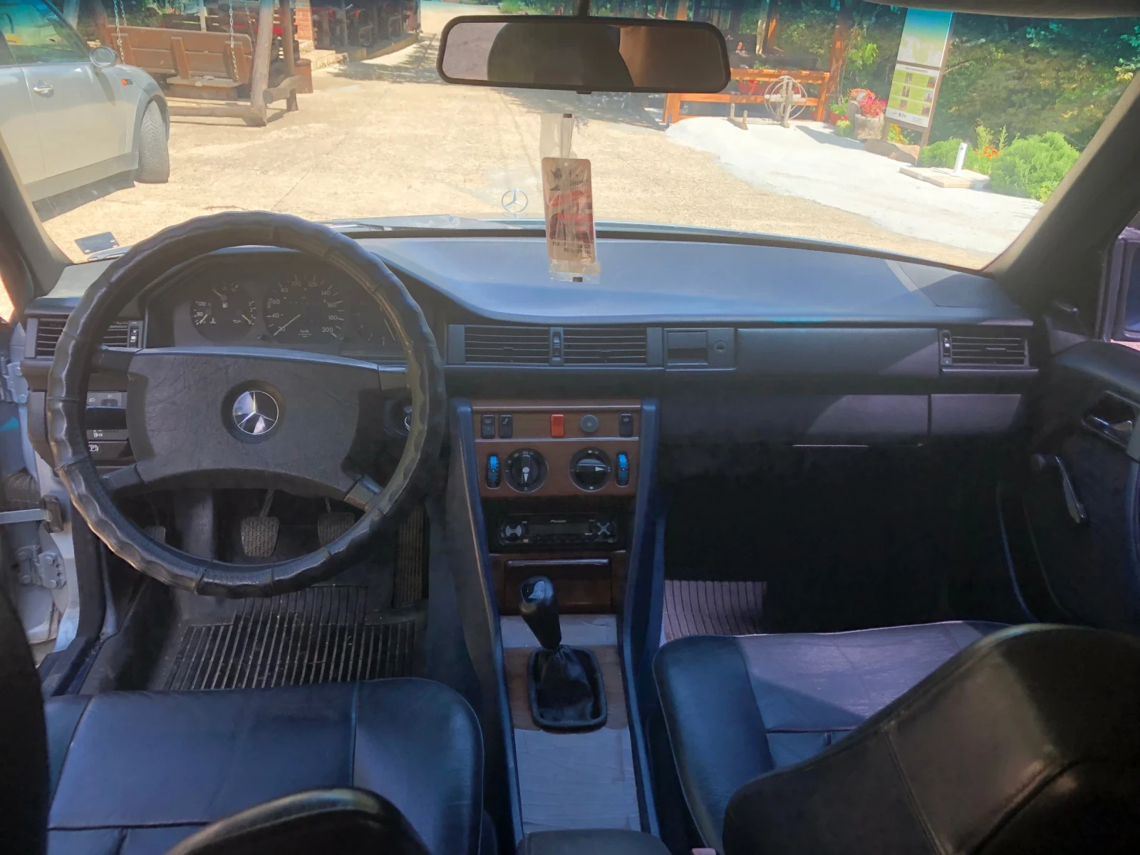 Mercedes-Benz 124 2.5d, снимка 10 - Автомобили и джипове - 55950975