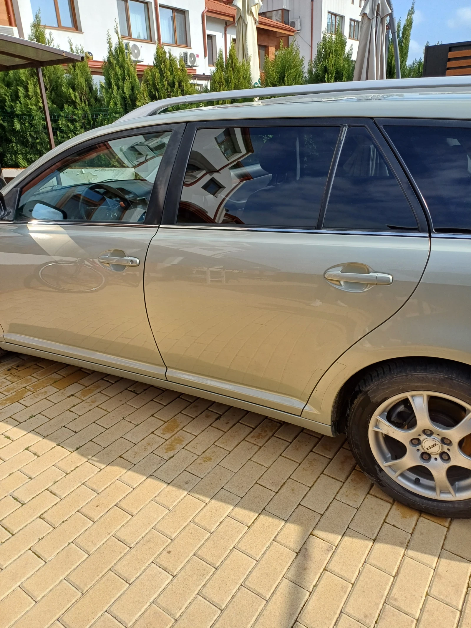 Toyota Avensis, снимка 2 - Автомобили и джипове - 56073721