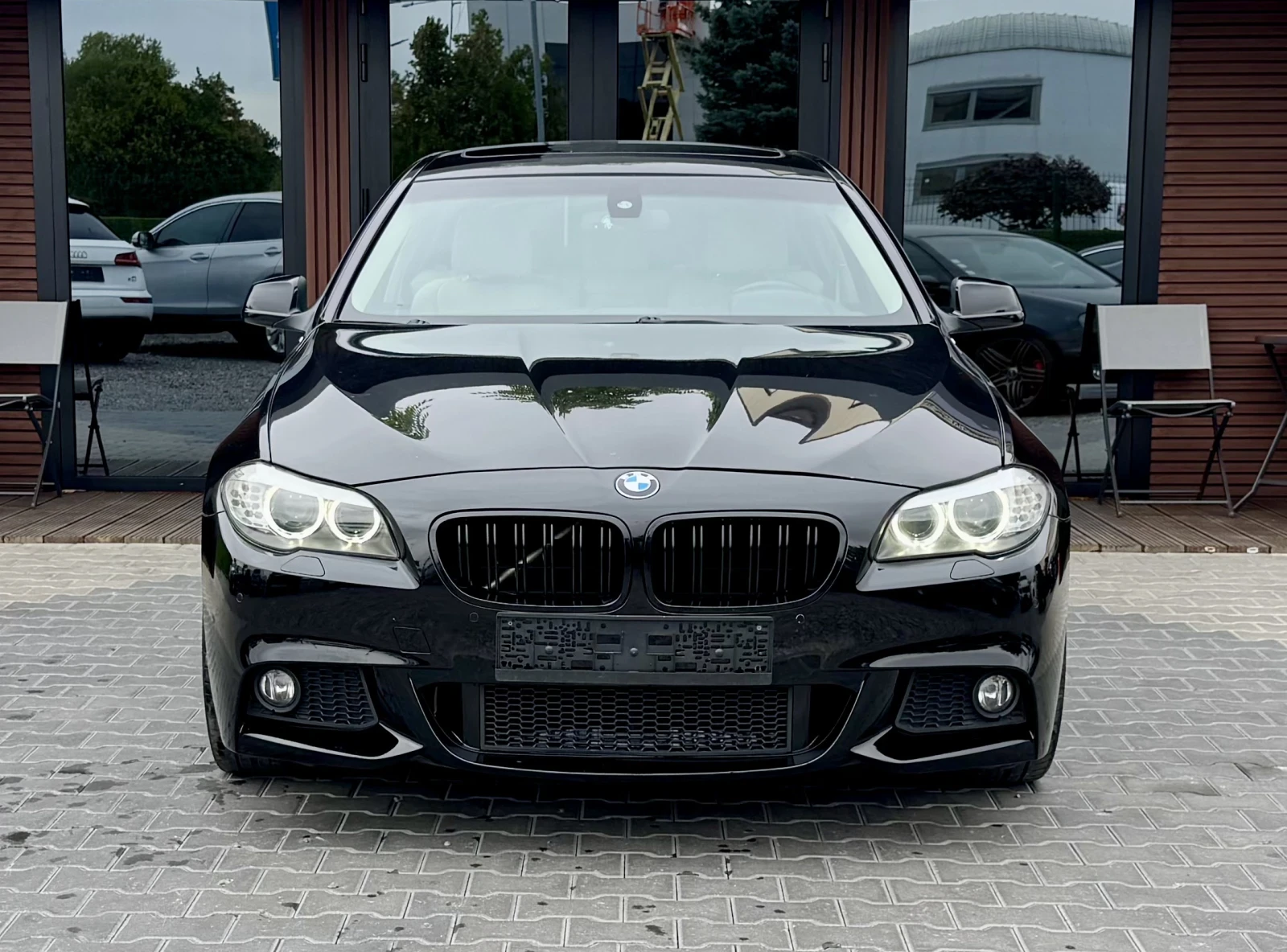 BMW 530 M-Pack* Кожа* Подгрев* Лизинг 0%, снимка 2 - Автомобили и джипове - 56232365