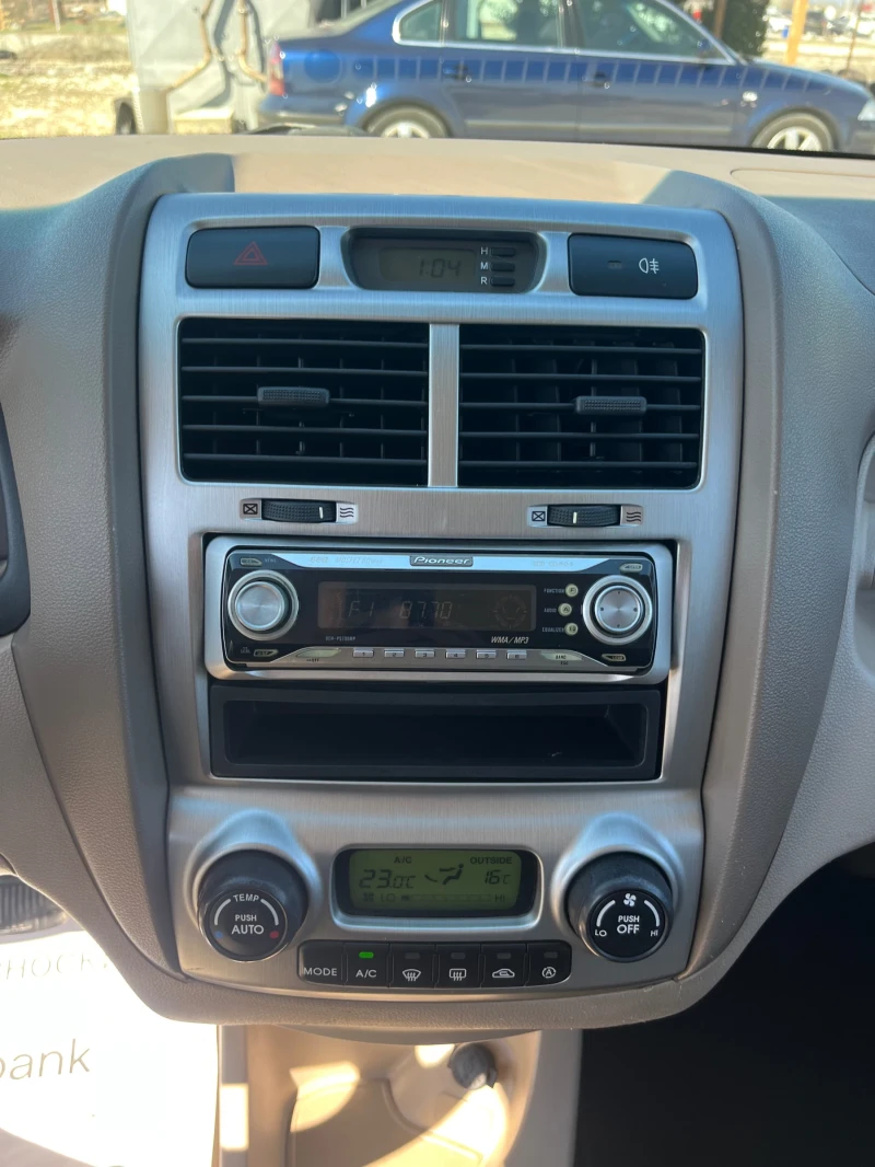 Kia Sportage 2.0 CRDi 4x4, снимка 12 - Автомобили и джипове - 49800287