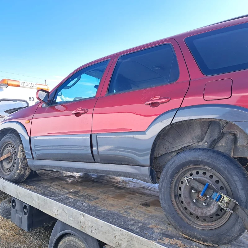 Mazda Tribute 2.3 на части, снимка 4 - Автомобили и джипове - 53241033