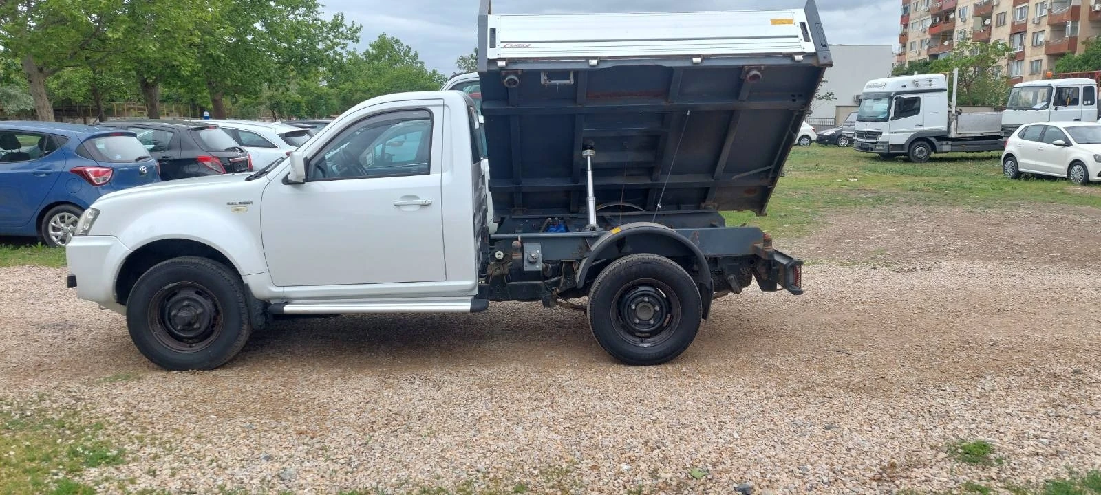 Tata Xenon Тристранен самосвал - изображение 4