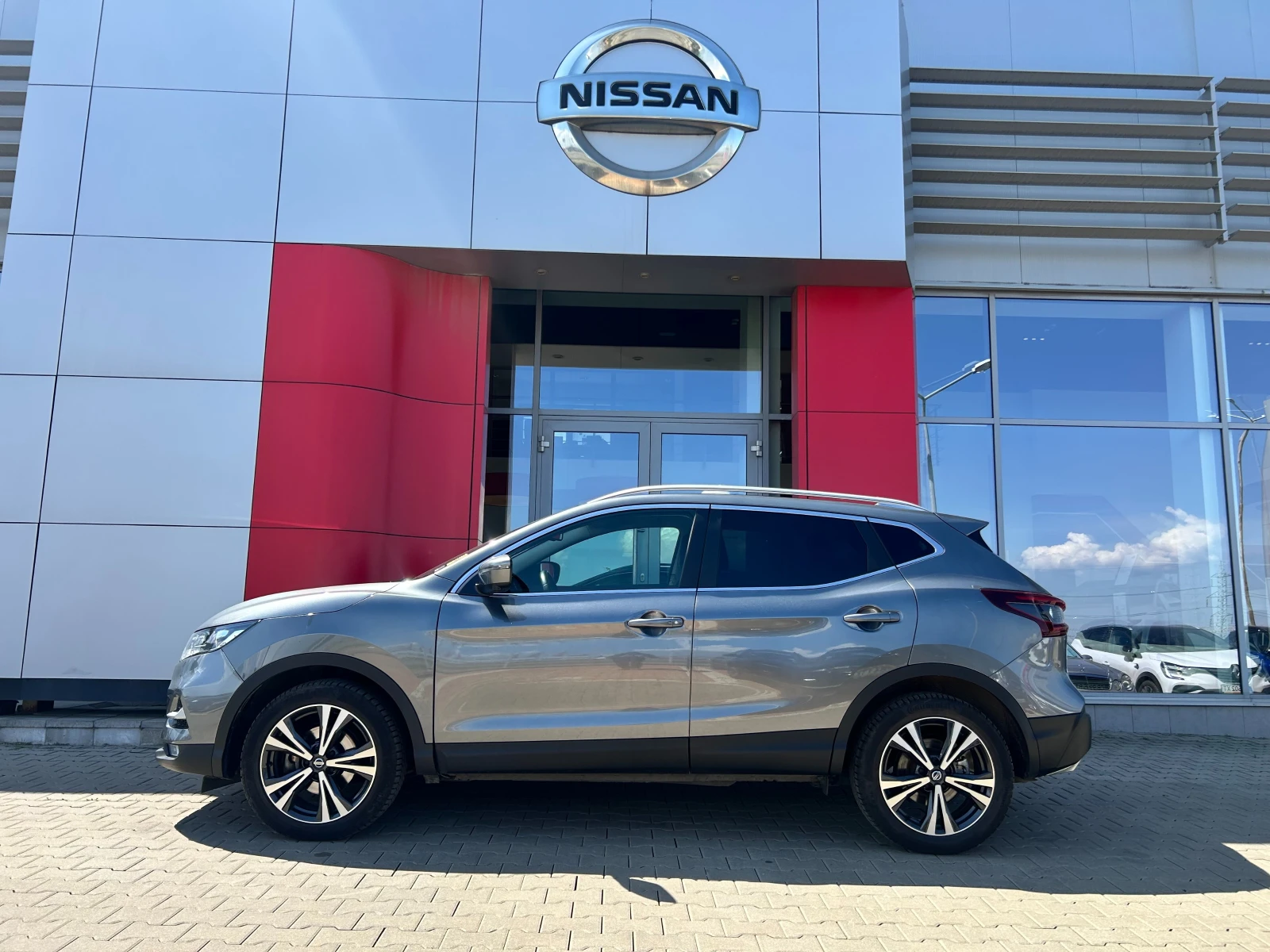Nissan Qashqai 1.3 DIG-T N-Connecta A/T - изображение 2