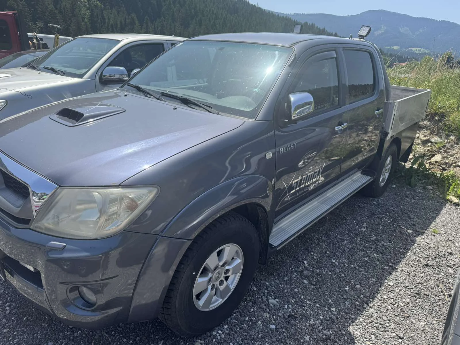 Toyota Hilux 2.4D - изображение 3