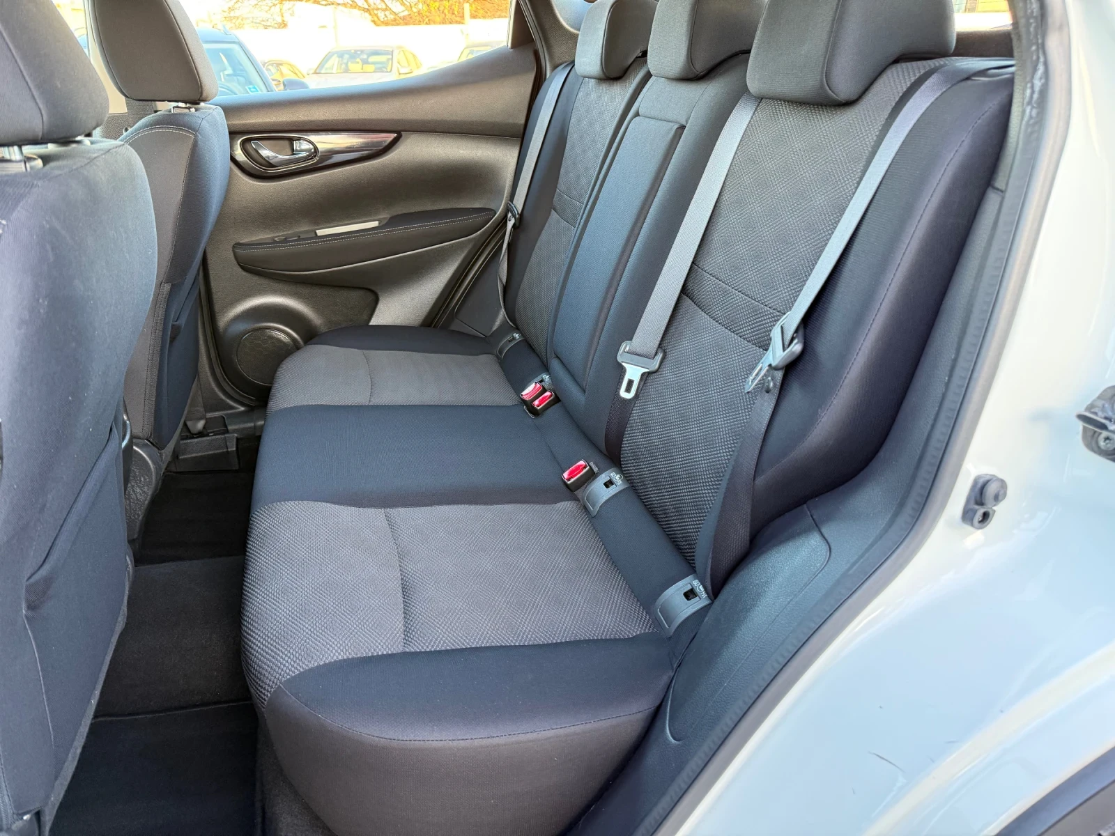 Nissan Qashqai 1.6dci 4x4 Euro6 | Mobile.bg � ����������� 11