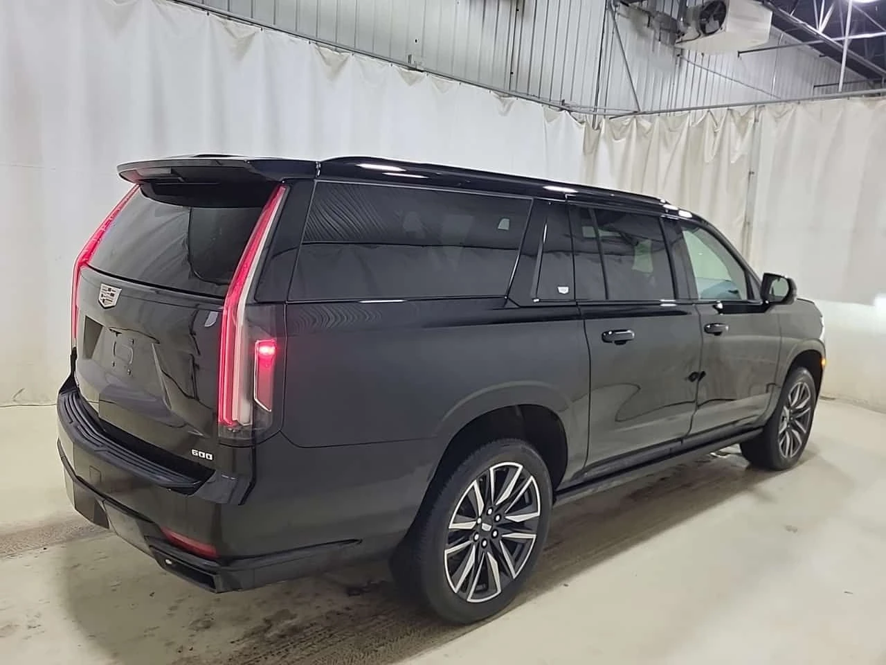 Cadillac Escalade SPORT PLATINUM * 360* PANO* ОБДУХВАНЕ* CARFAX *  - изображение 3