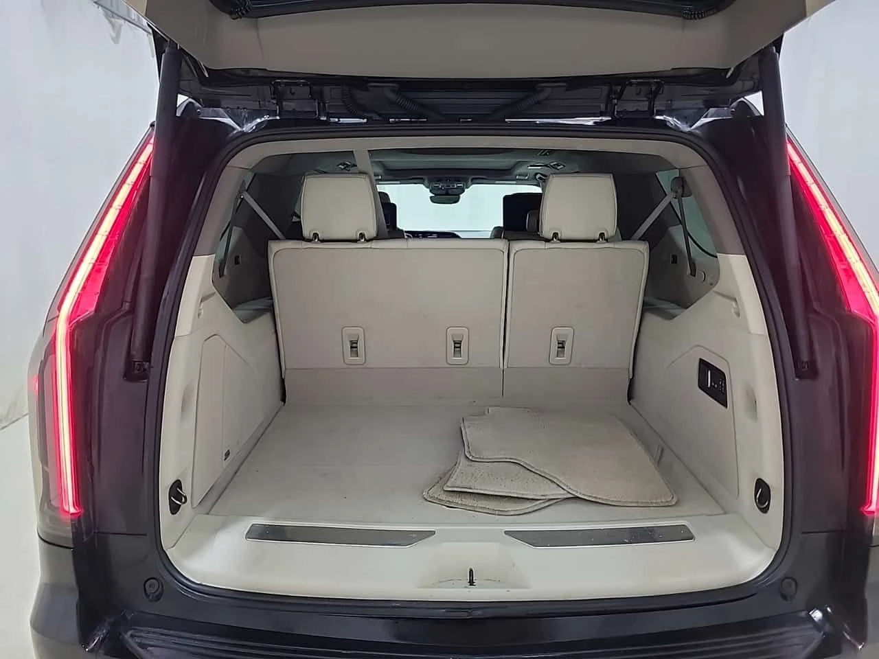 Cadillac Escalade SPORT PLATINUM * 360* PANO* ОБДУХВАНЕ* CARFAX * , снимка 14 - Автомобили и джипове - 53711719