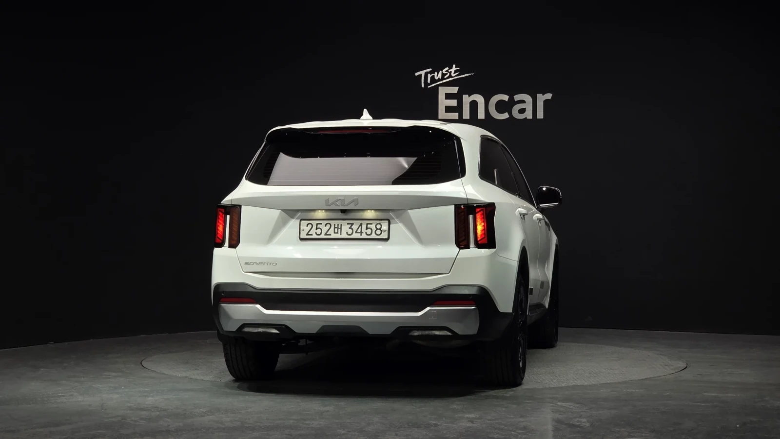 Kia Sorento PRESTIGE / DISTRONIC / ОБДУХВАНЕ / ПОДГРЕВИ , снимка 4 - Автомобили и джипове - 54060720