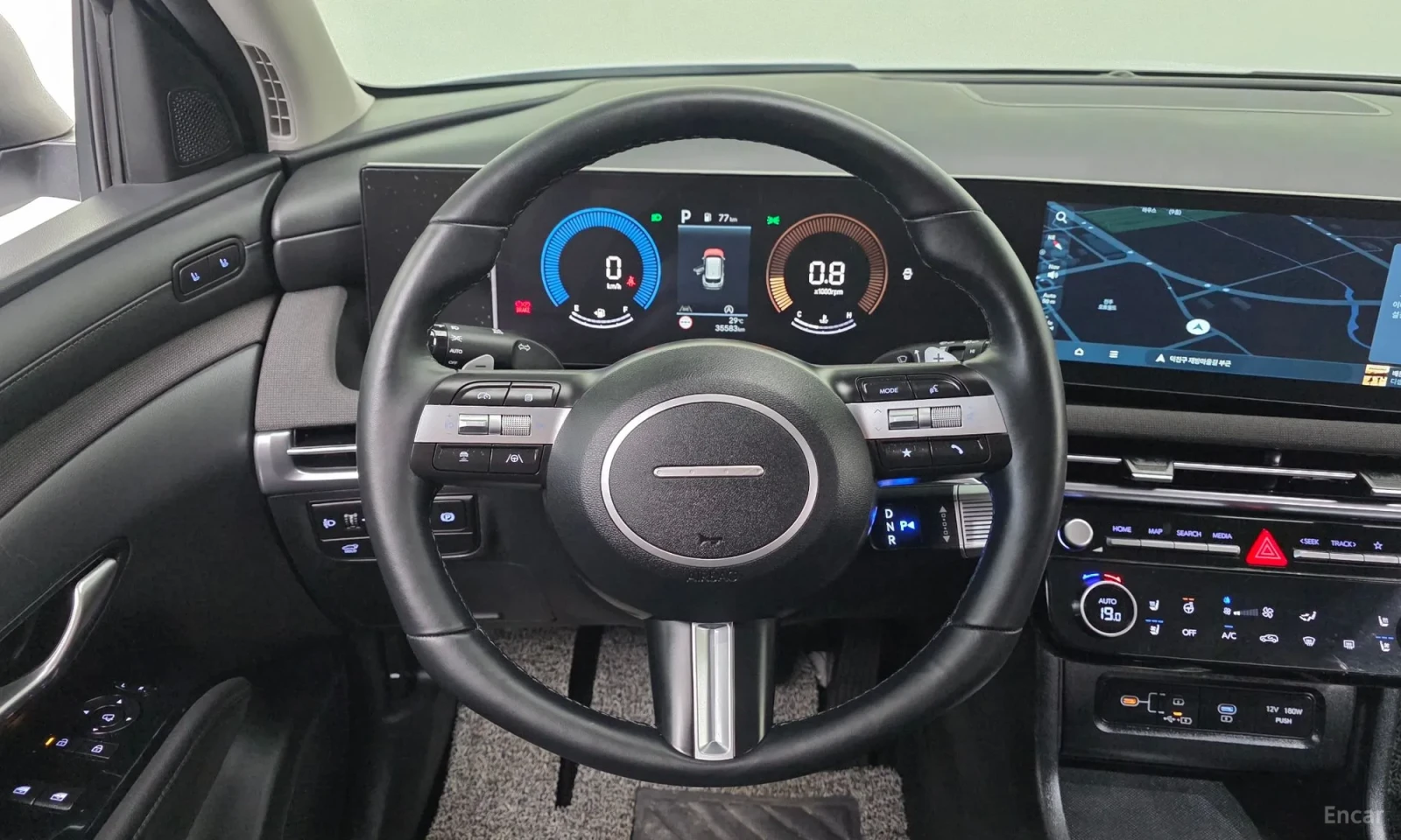 Hyundai Tucson, снимка 15 - Автомобили и джипове - 55193509