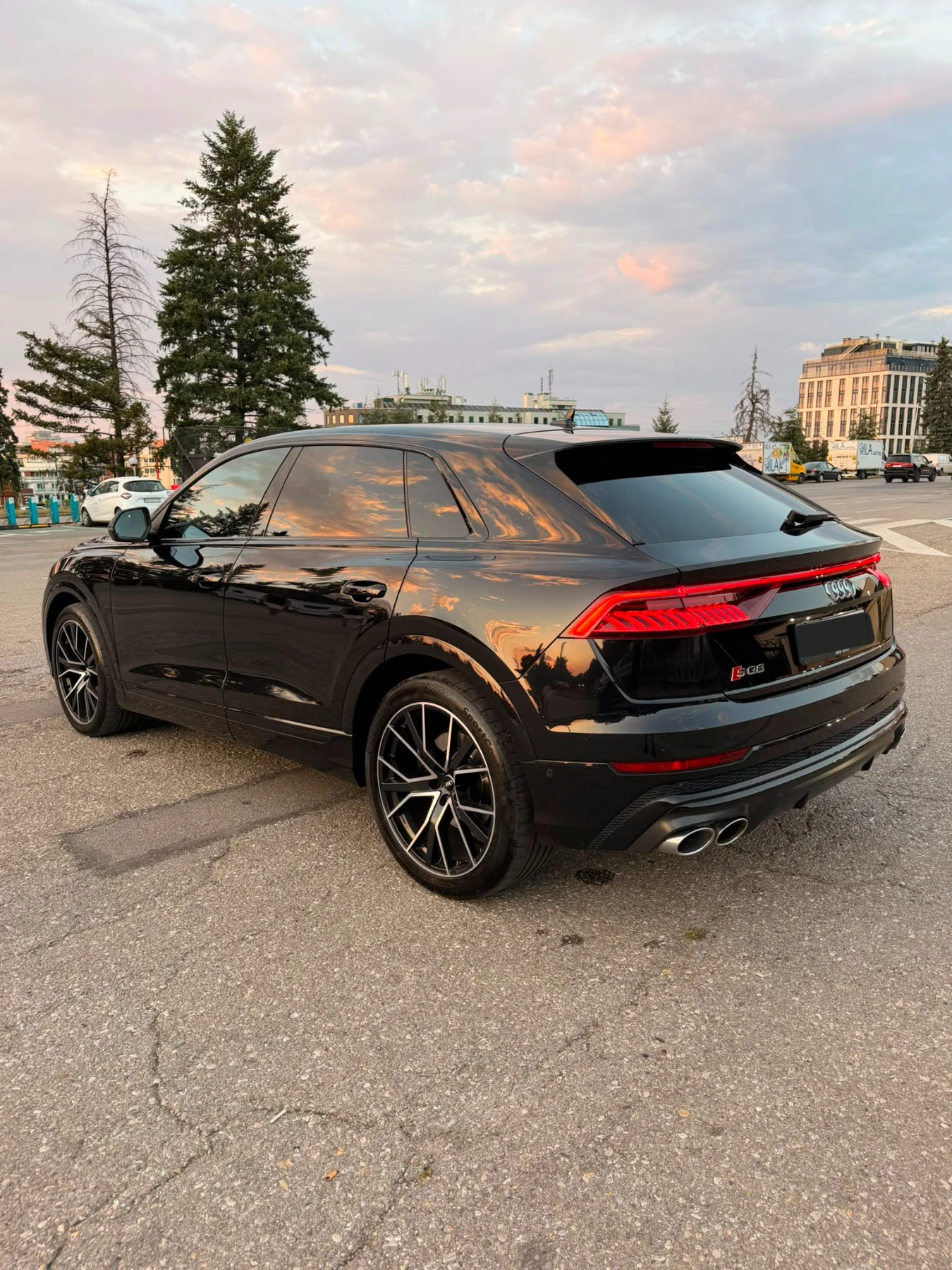 Audi SQ8, снимка 6 - Автомобили и джипове - 55878430