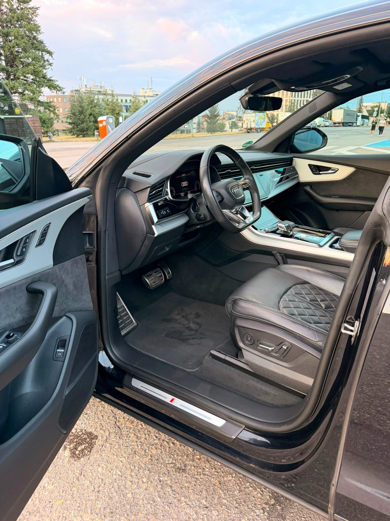 Audi SQ8, снимка 8 - Автомобили и джипове - 55878430