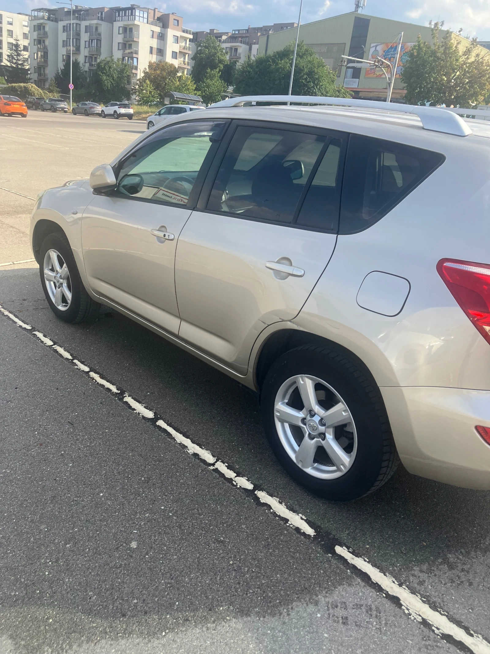Toyota Rav4, снимка 7 - Автомобили и джипове - 55804973