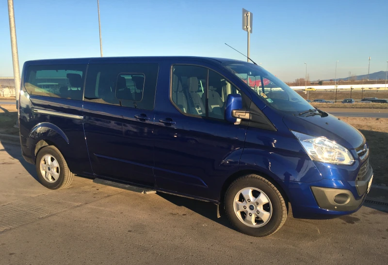 Ford Tourneo CUSTOM 8+ 1 ТИТАНИУМ , снимка 2 - Бусове и автобуси - 48120562