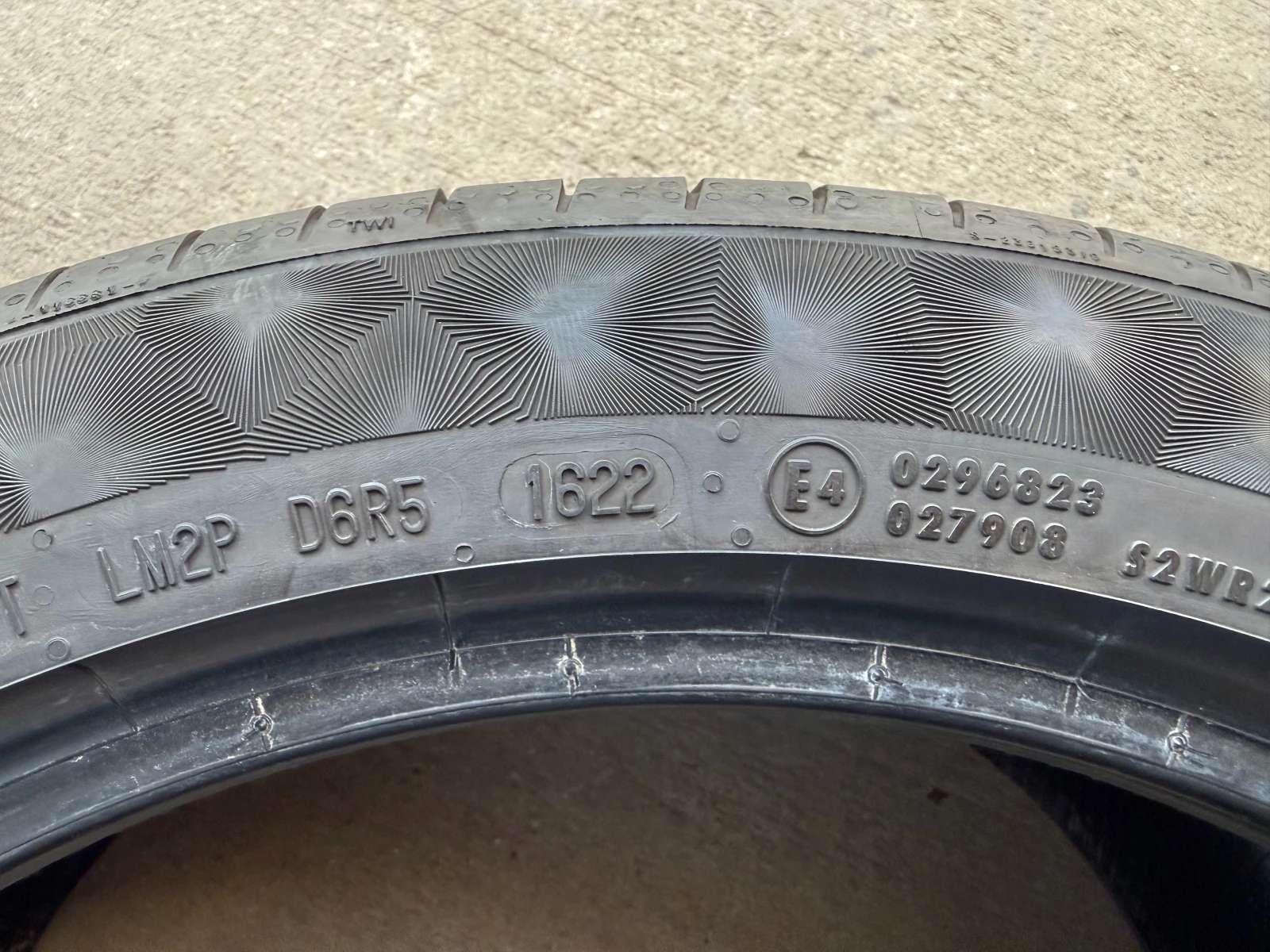 Гуми Летни 245/40R18, снимка 5 - Гуми и джанти - 53838131