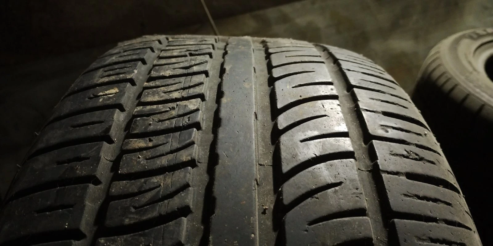 Гуми Летни 225/55R17, снимка 7 - Гуми и джанти - 55000487