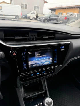 Toyota Auris Toyota auris 1.2 Benzin Facelift, снимка 9