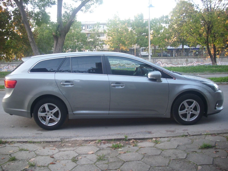 Toyota Avensis EXECUTIVE-2.0D4D-124PS-FACELIFT, снимка 5 - Автомобили и джипове - 47684044