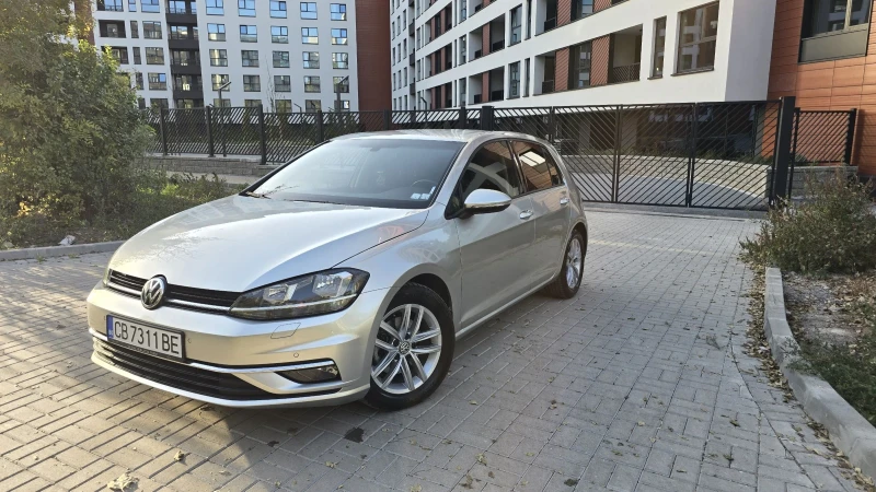 VW Golf DSG* DISTRICT* CARPLAY* , снимка 1 - Автомобили и джипове - 48054635