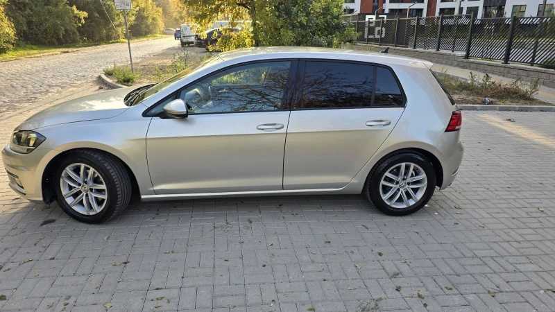 VW Golf DSG* DISTRICT* CARPLAY* , снимка 5 - Автомобили и джипове - 48054635