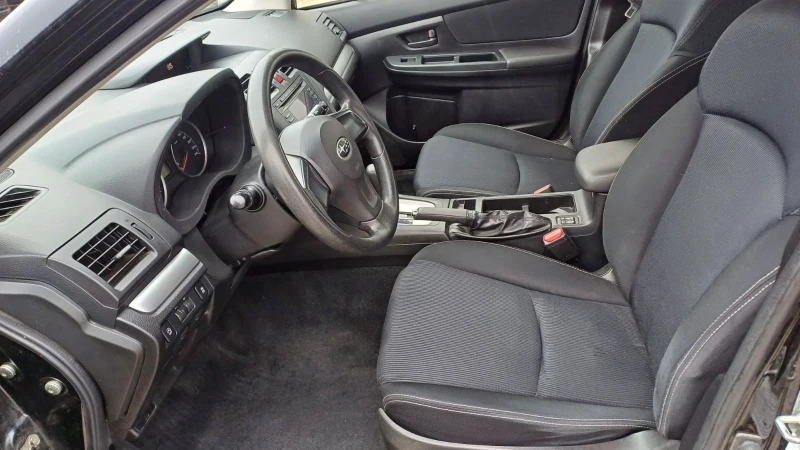 Subaru XV 2.0 Автомат AWD SWISS, снимка 9 - Автомобили и джипове - 49536393