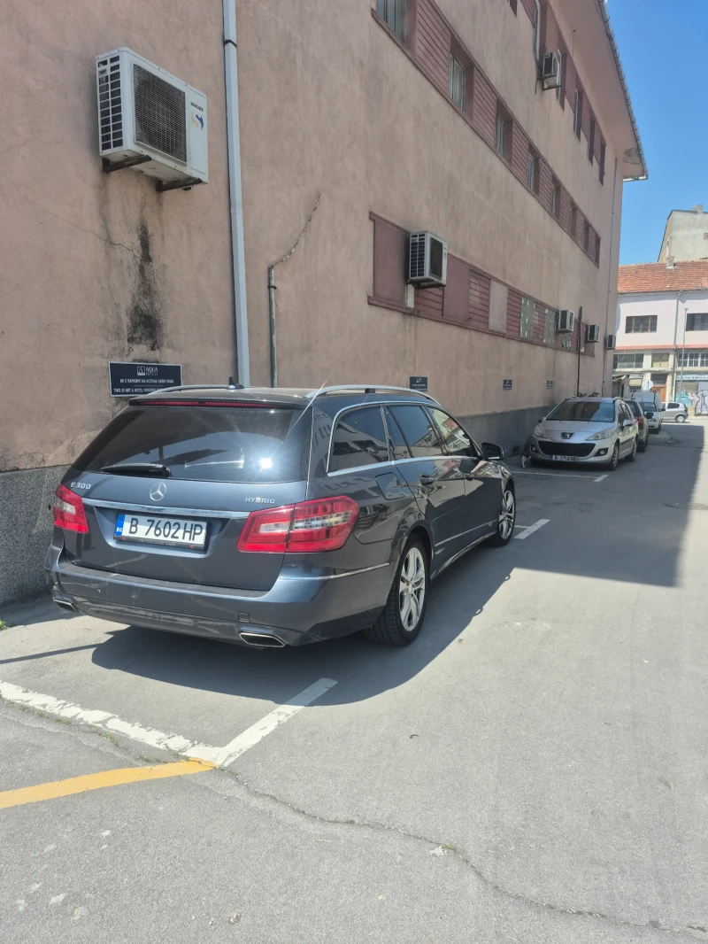 Mercedes-Benz E 300, снимка 5 - Автомобили и джипове - 52598256