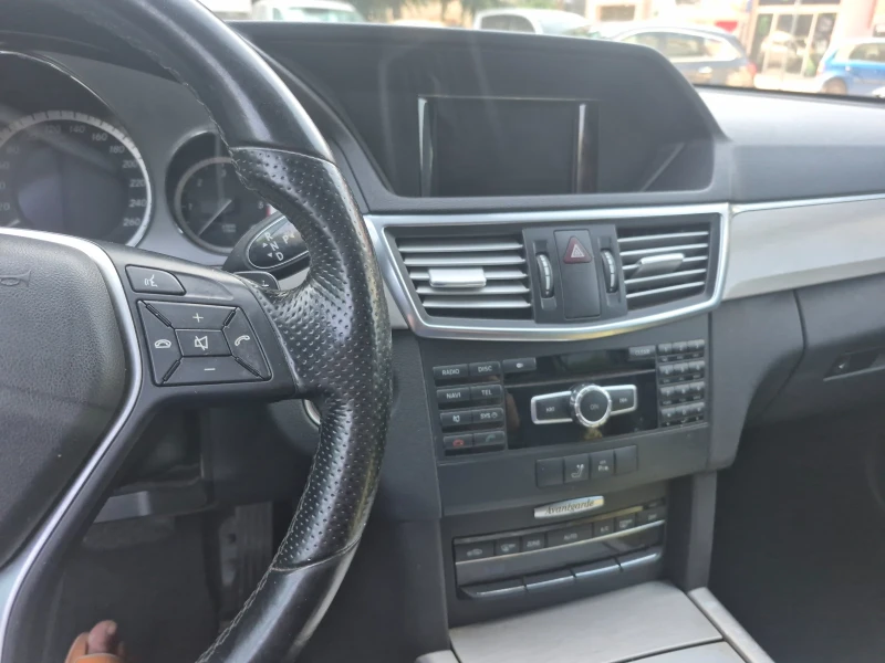 Mercedes-Benz E 300, снимка 7 - Автомобили и джипове - 52598256