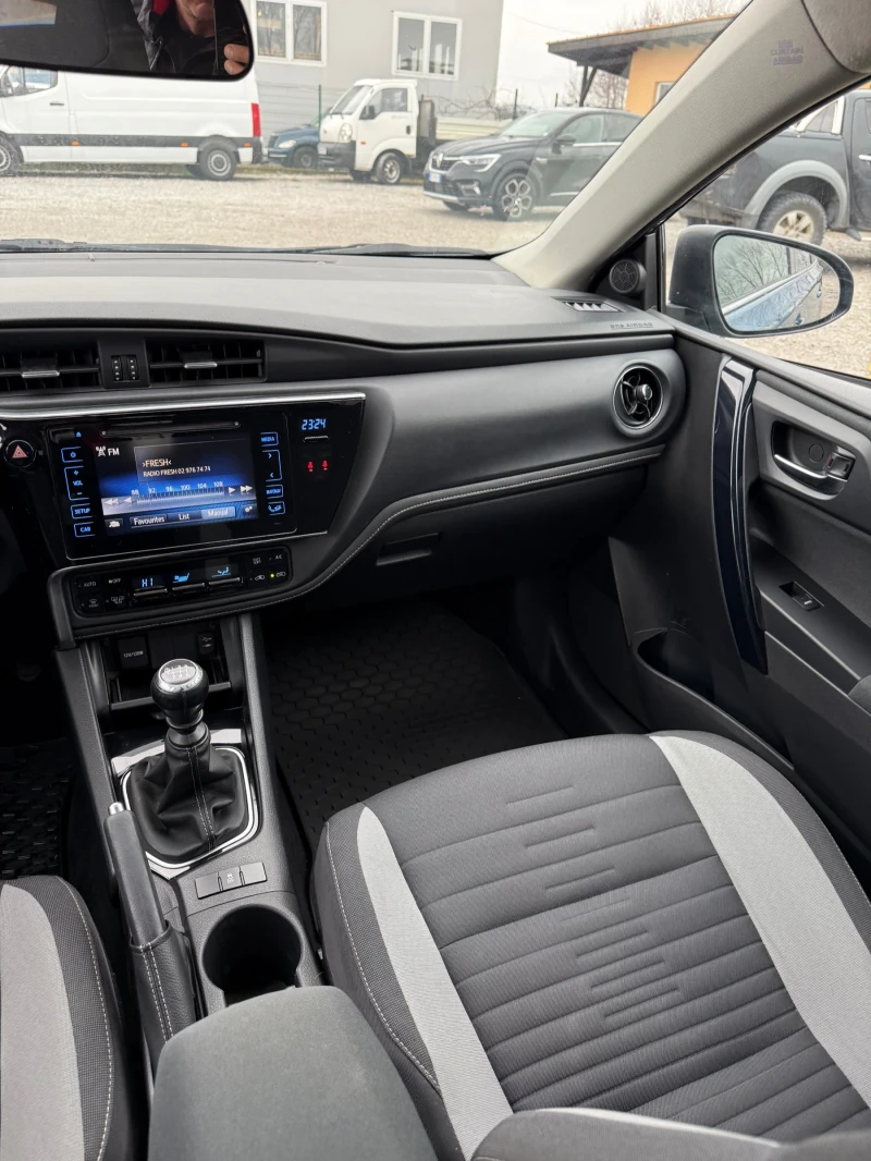 Toyota Auris Toyota auris 1.2 Benzin Facelift, снимка 7 - Автомобили и джипове - 52678388