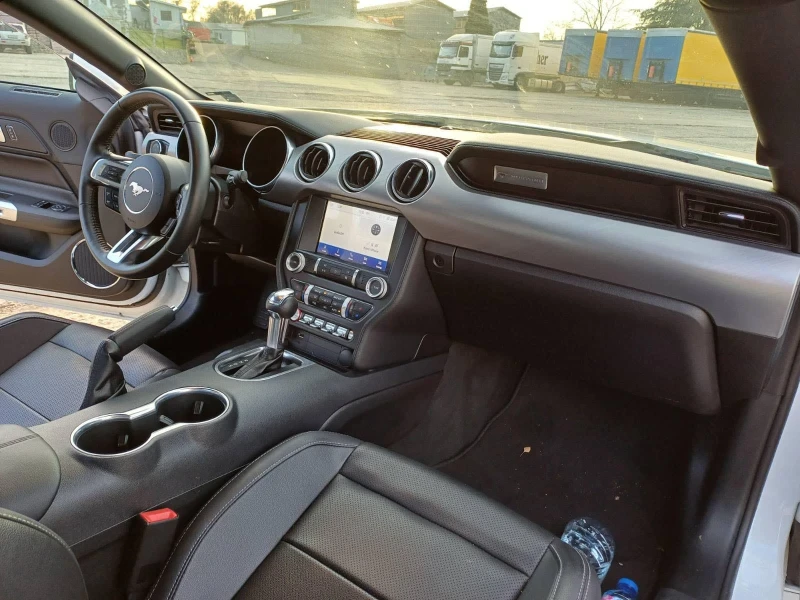Ford Mustang 2.3Ecoboost, снимка 13 - Автомобили и джипове - 52707942