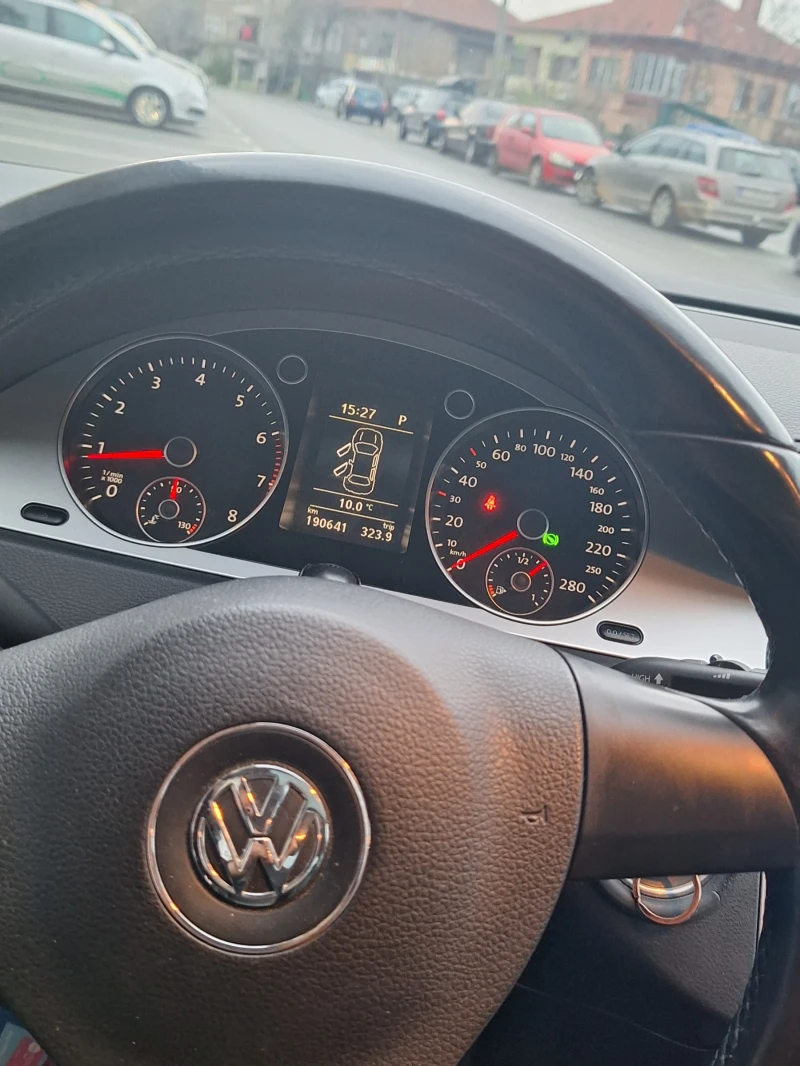 VW Passat, снимка 6 - Автомобили и джипове - 52867454