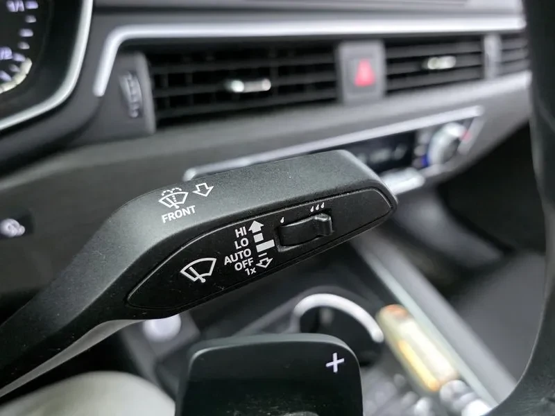 Audi A4 2.0 TDI Quattro, снимка 16 - Автомобили и джипове - 54144208