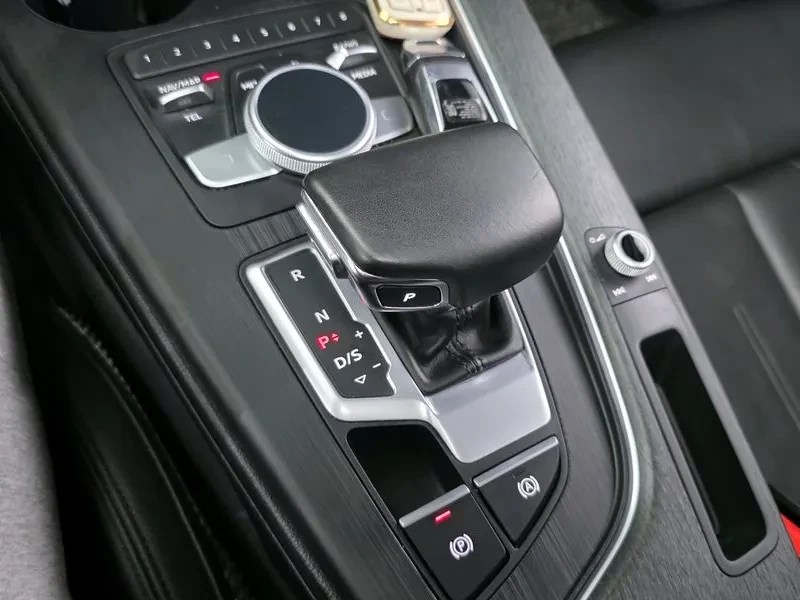 Audi A4 2.0 TDI Quattro, снимка 9 - Автомобили и джипове - 54144208