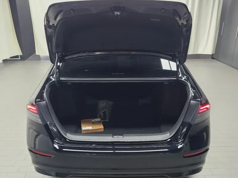 Honda Accord 1.5 Turbo, снимка 15 - Автомобили и джипове - 55815065