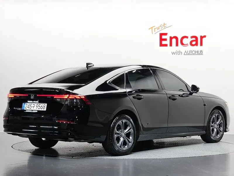 Honda Accord 1.5 Turbo, снимка 2 - Автомобили и джипове - 55815065